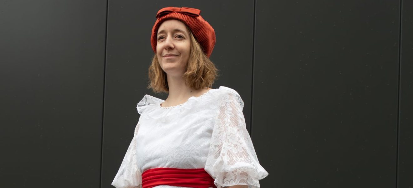 Maike Nordholt fesch gewandet (Foto: Matthias Süßen)
