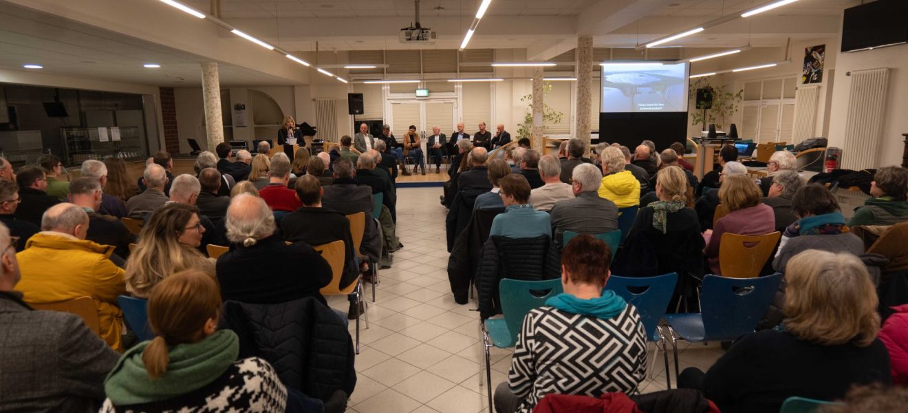 Auditorium: Zahlreiche Interessierte waren am Veranstaltungsabend erschienen (Foto: Bodo Herlyn)