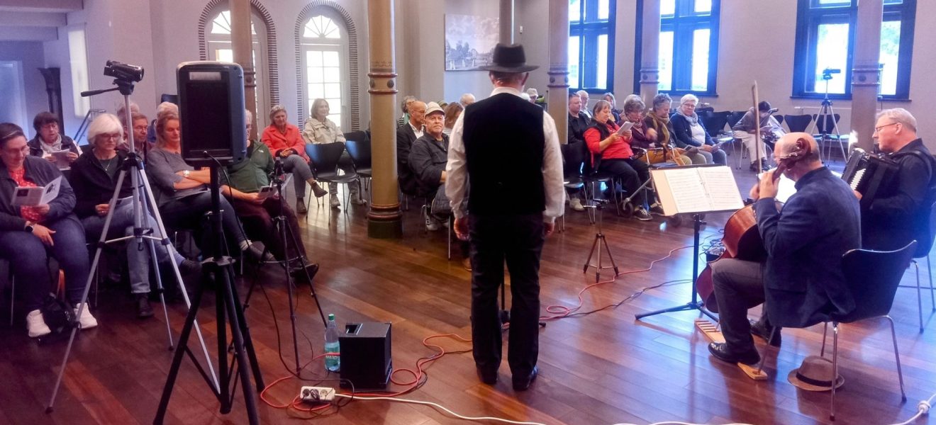 Das Kramer-Terzett Im Landschaftsforum in Aurich (Foto: Welf-Gerrit Otto)