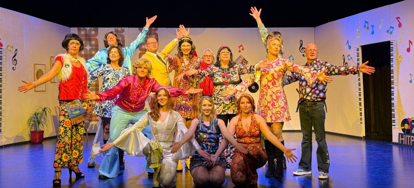 Jubiläumsaufführung (Foto: Niederdeutsche Bühne Norden)