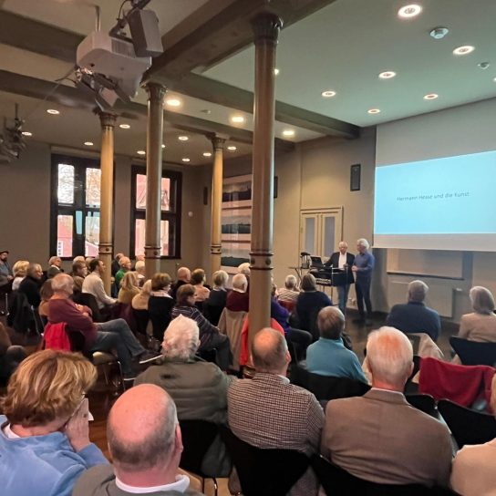 Hesse-Vortrag im Landschaftsforum (Foto: Ostfriesische Landschaft) Hesse-Vortrag im Landschaftsforum (Foto: Ostfriesische Landschaft)